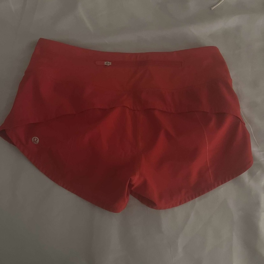 Size 2 Lululemon women’s speed up shorts